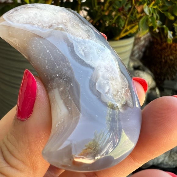 Vibrant Blue Flower Agate Moon Carving - Picture 6 of 6